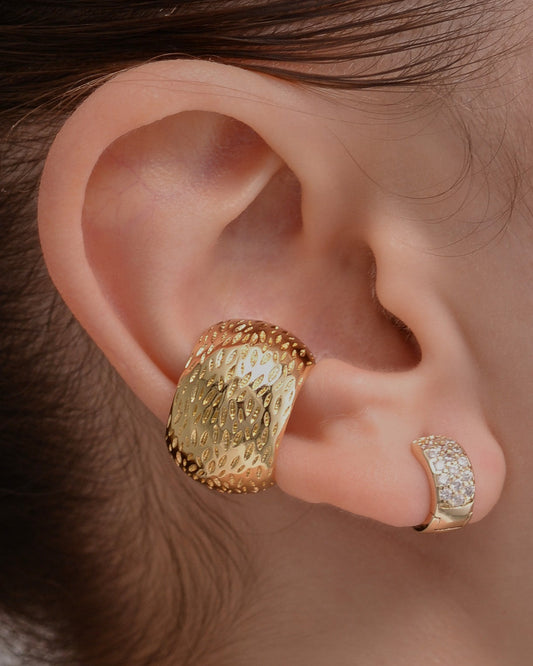 Ear cuff