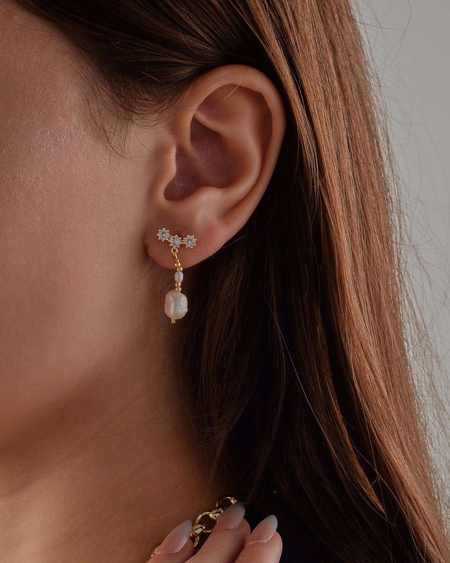 Pearl earring